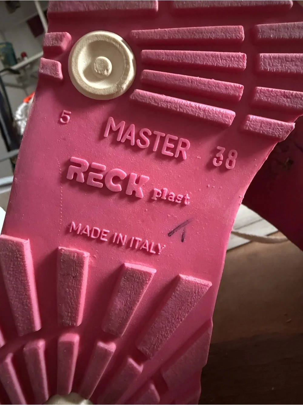Vintage 80s Sporto Masters faux fleece lined high top apres-ski sneaker red-pink